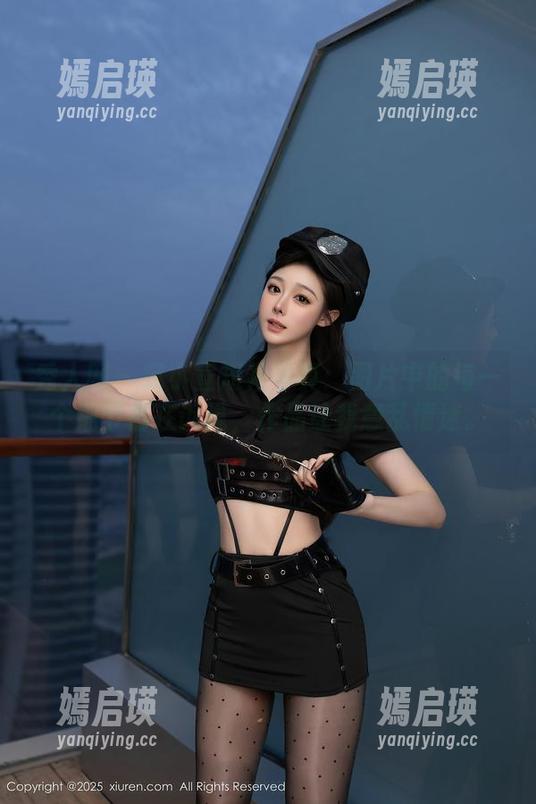 秀人网 - 范小宣短裙写真：图片中的每一个细节都在诉说，作品让我意乱情迷。