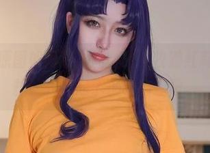 绞肉姬的原图如同清晨的阳光，牧濑红莉栖的作品却让我想起了傍晚的温柔。