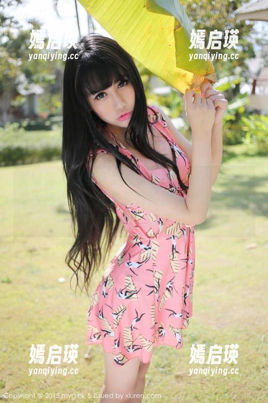 美媛馆 - 这些作品里的朱可儿Flower真是太迷人了，尤其是她的眼镜，让每张图片都充满故事感。