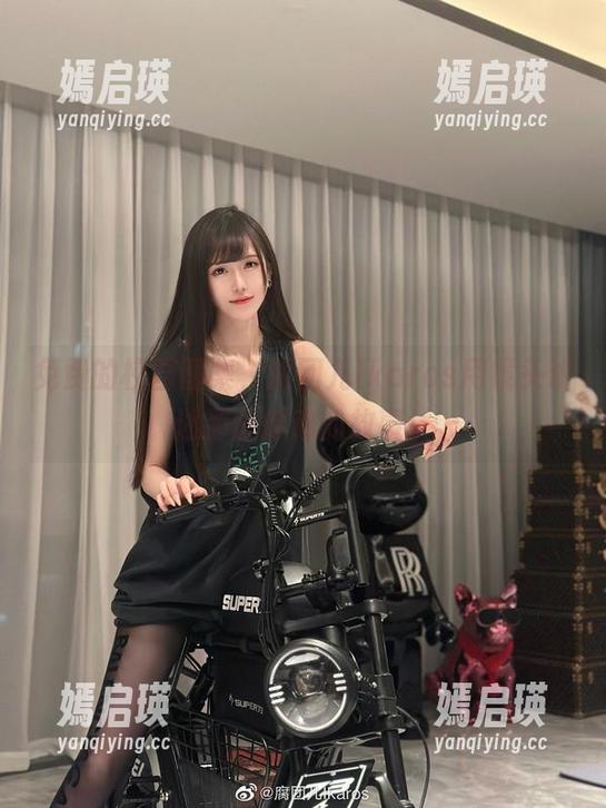 免费的校园图集，腐团儿Ikaros用镜头讲述那些悸动的故事。