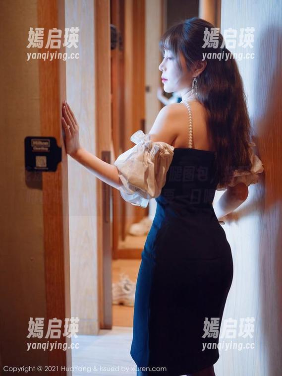 花漾show-田冰冰 花漾show - 田冰冰的长腿图包,搭配咖啡的味道,真是让人想要一口喝下去!