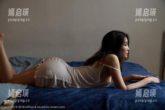 蜜桃社 - 杏子万圣节特辑：让资源和作品一起鬼混起来！