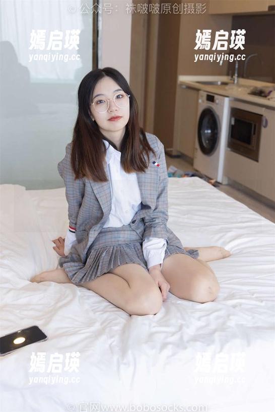 袜啵啵 - 看芝士如何把黑棉袜穿出花样，合集里竟然让我忍不住多想了！