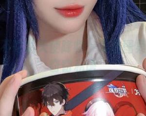 阿九从不咕咕天使降临：美图图集好像在窃窃私语