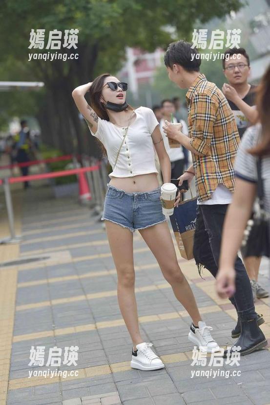 魔镜街拍 - 定制写真新体验：跟随凯恩一起，雨季不再来后的美好。